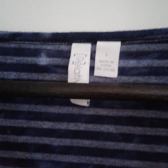 🧞‍♀️Relativity top - Picture 2 of 2